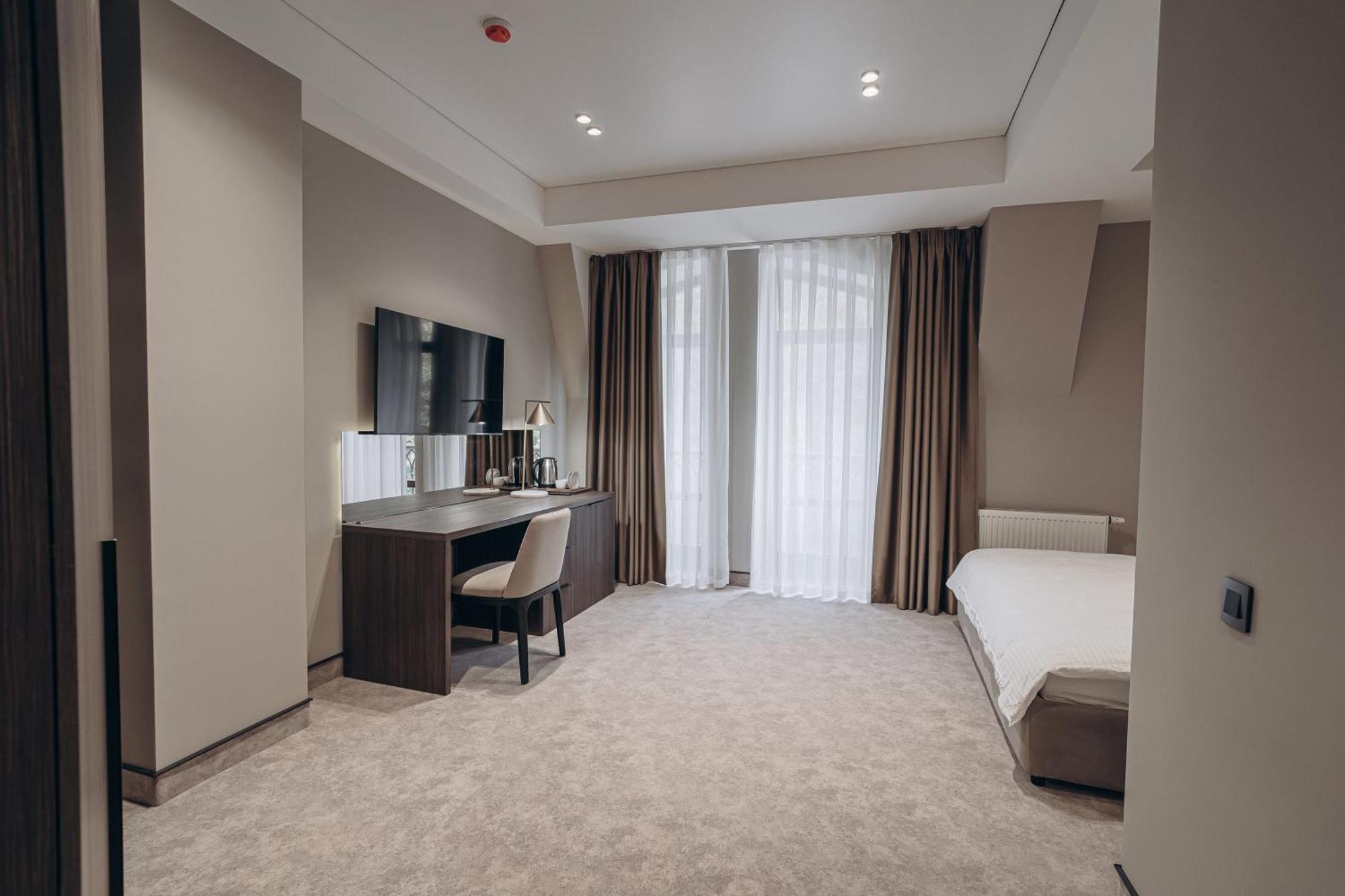 Park Hotel Bristol أوزهورود المظهر الخارجي الصورة