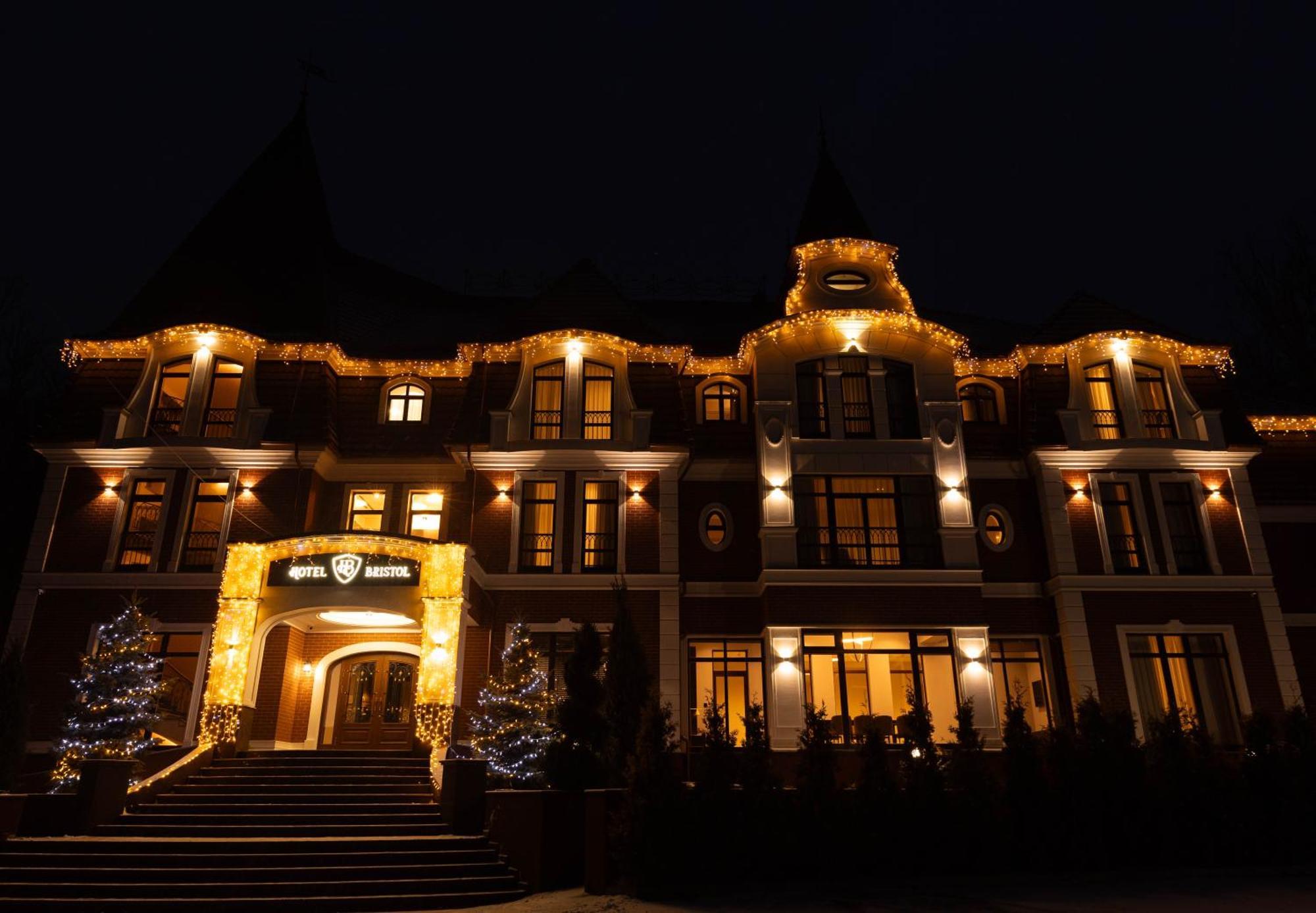 Park Hotel Bristol أوزهورود المظهر الخارجي الصورة
