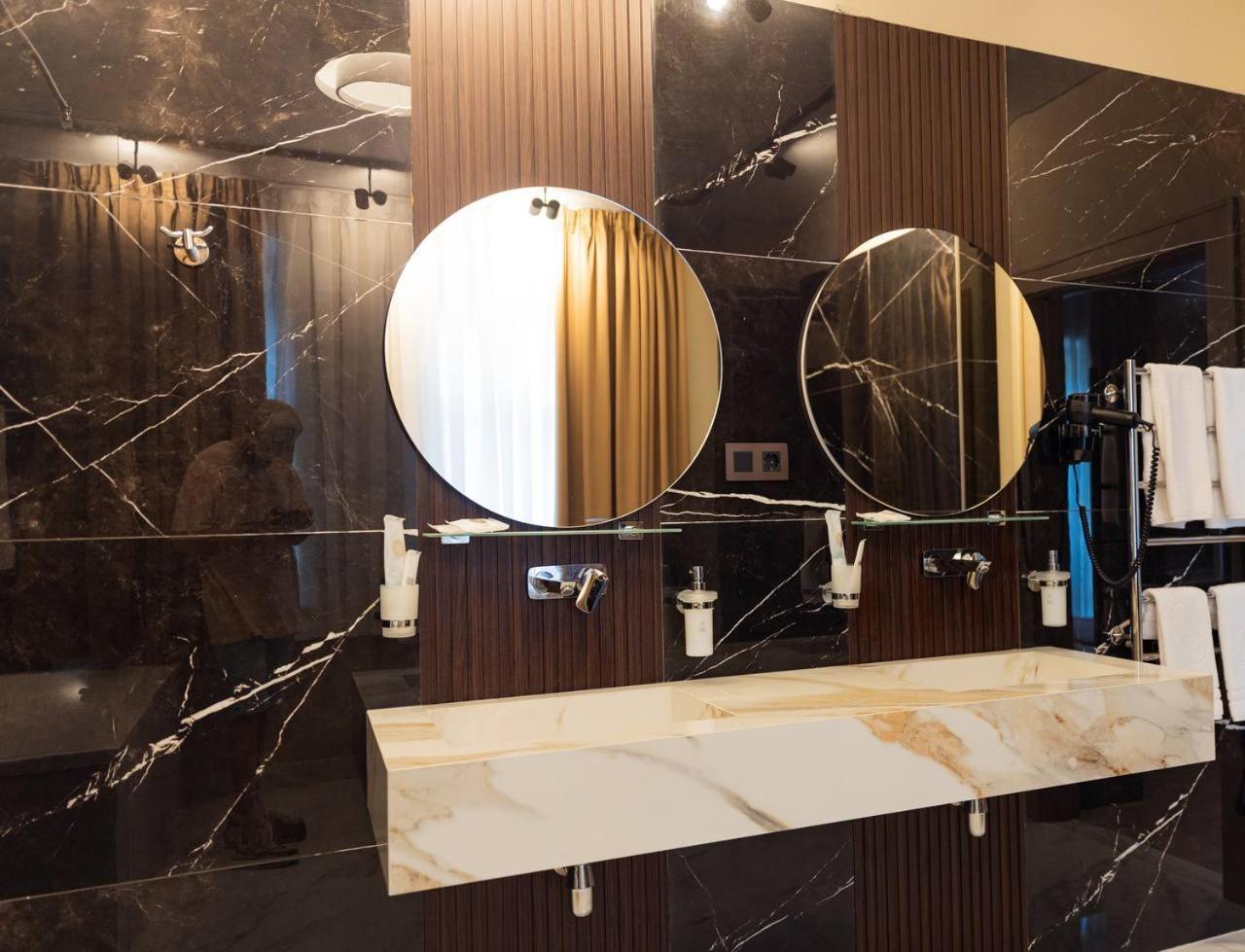 Park Hotel Bristol أوزهورود المظهر الخارجي الصورة