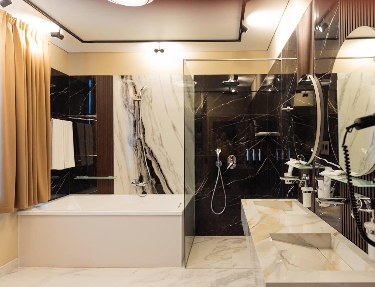 Park Hotel Bristol أوزهورود المظهر الخارجي الصورة